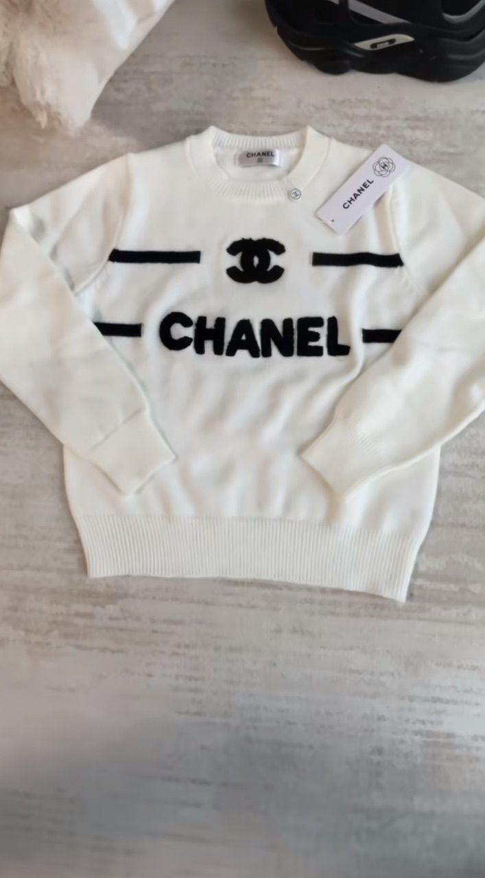 Chanel Pullover 