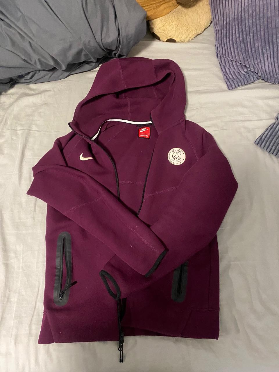 Nike Tech