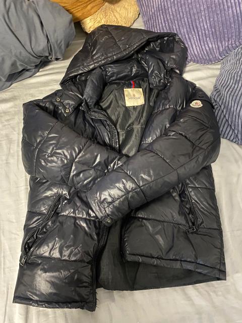 Schwarze Winterjacke