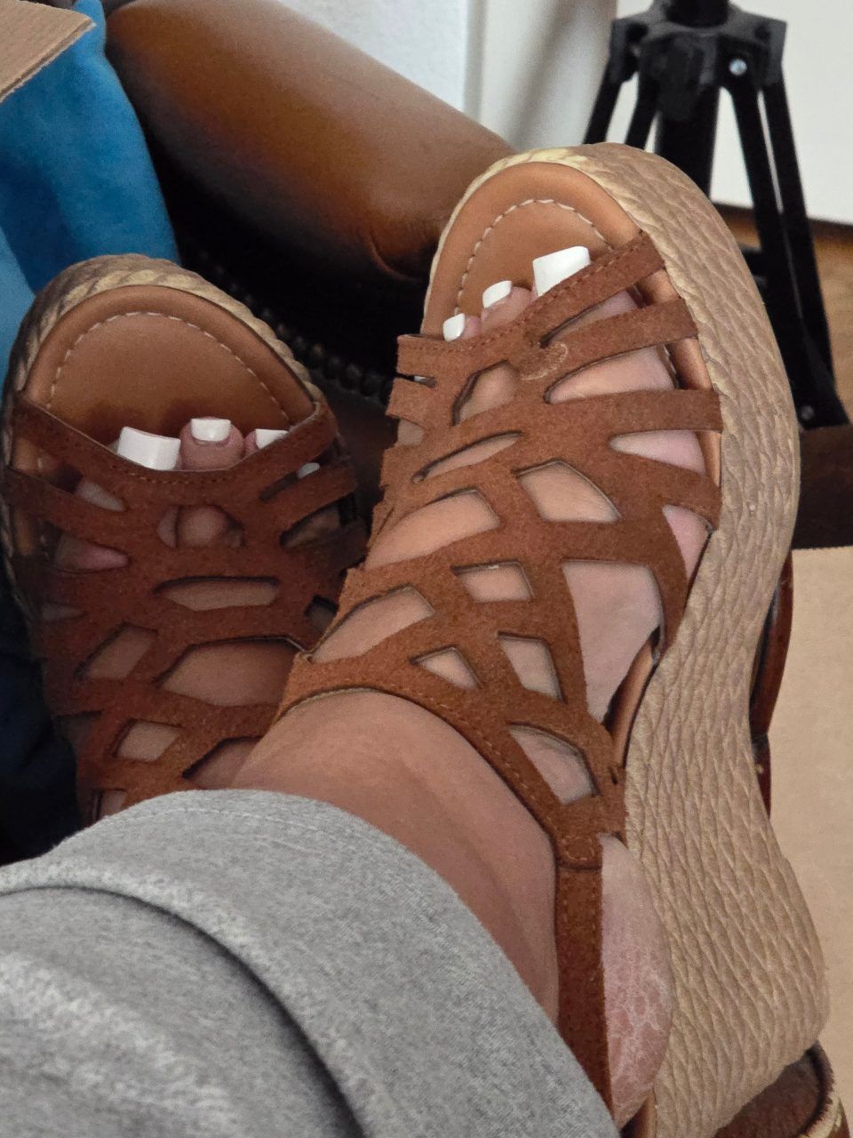 Fussbilder mit keilabsatzschuhen
