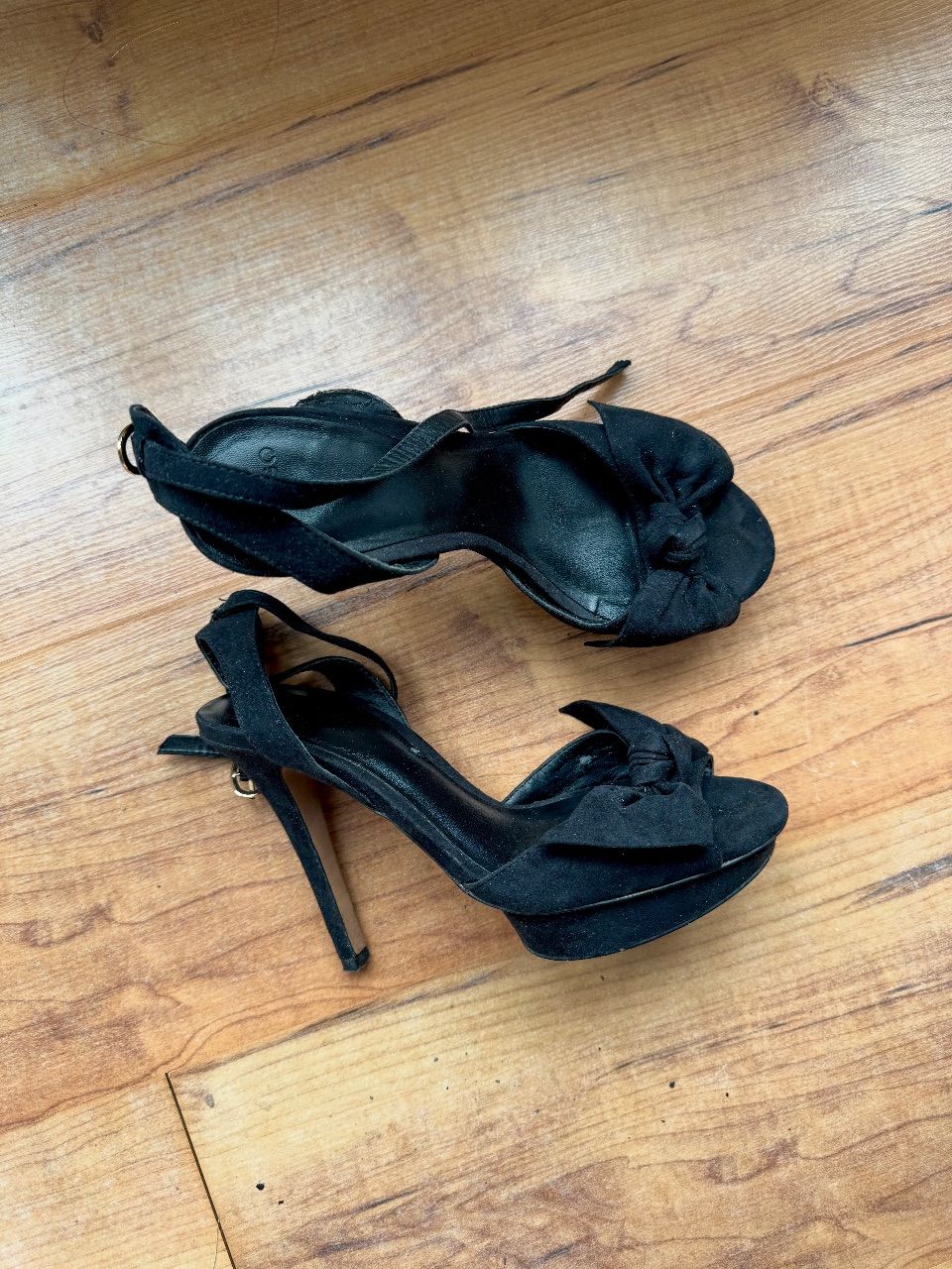 benutzte Sommer Heels