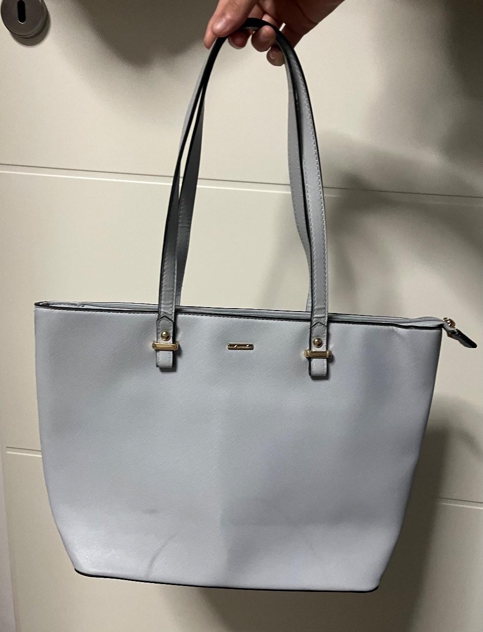 Große schlichte Tasche