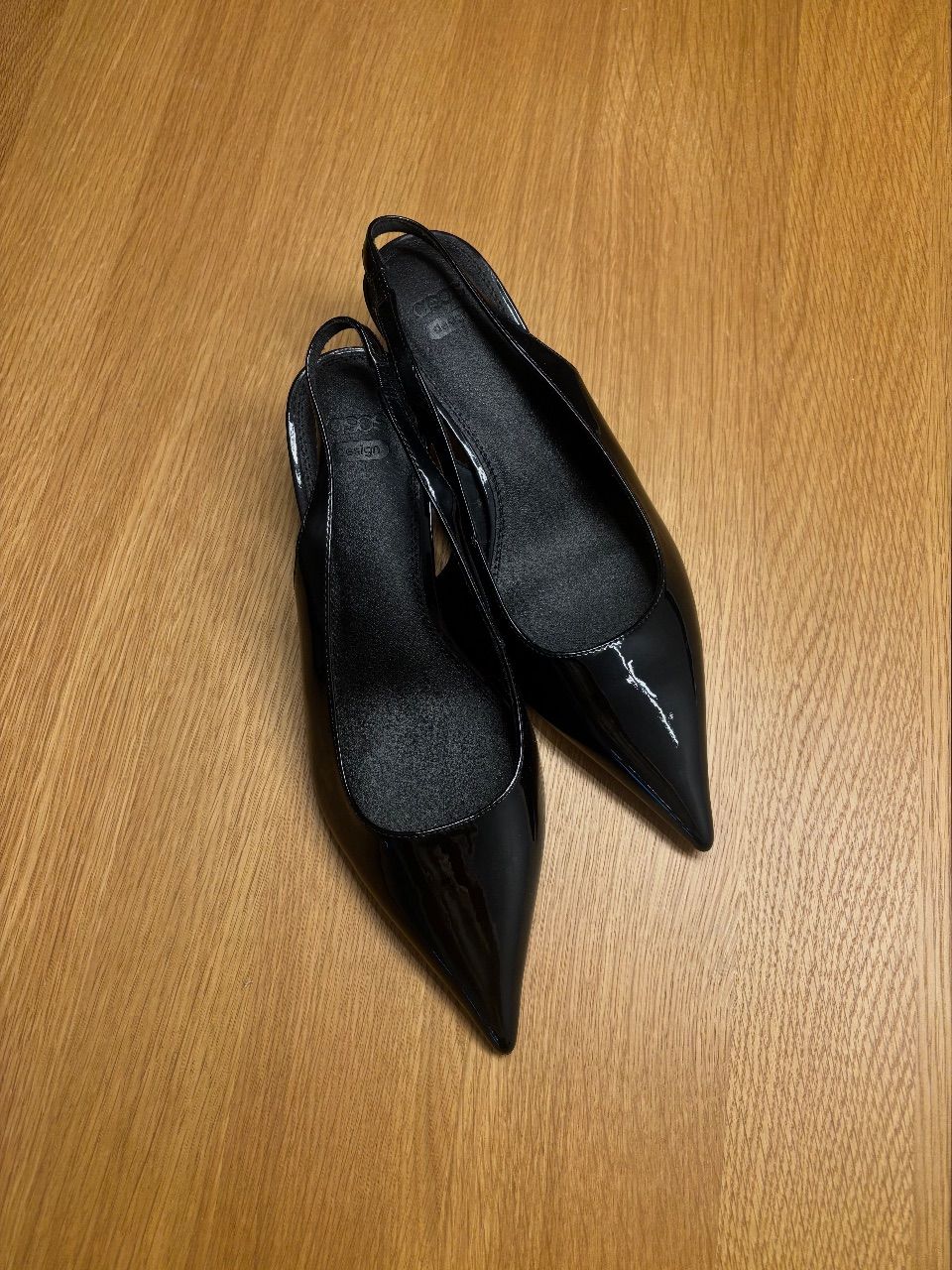 ASOS Schwarze Slingback Kitten Heels Lackoptik Wide Fit Gr. 39 Size 39