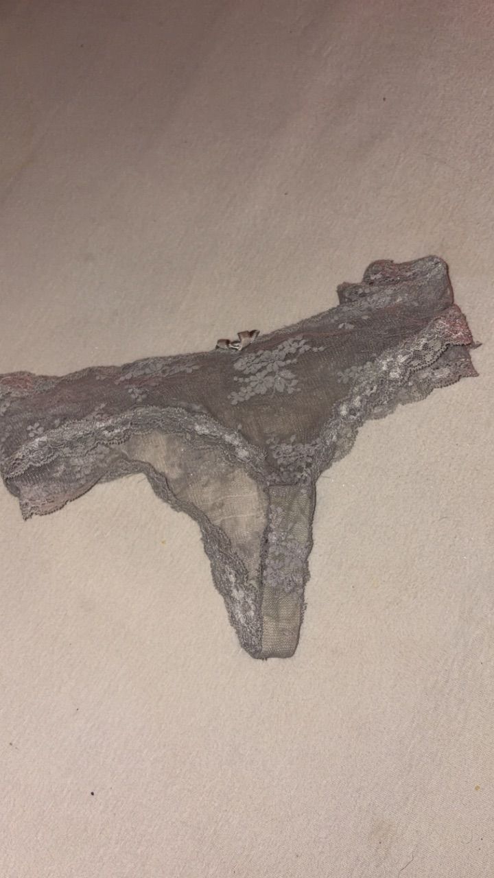 Hunkemöller Grün graues Rüschenhöschen Size L