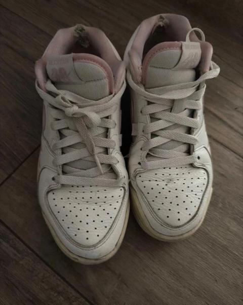 Nike Nike Schuhe Size 38