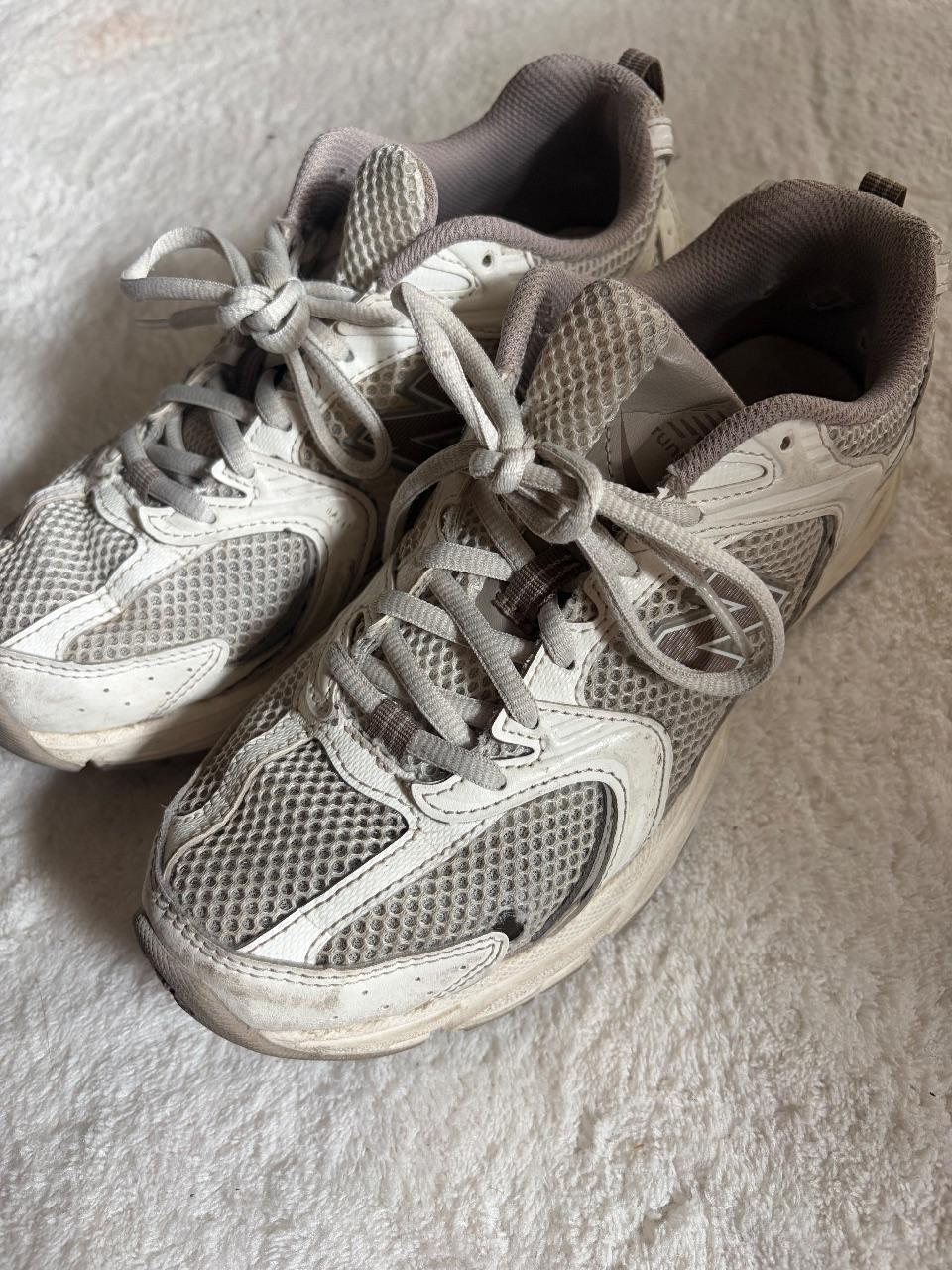 Getragene Sneaker