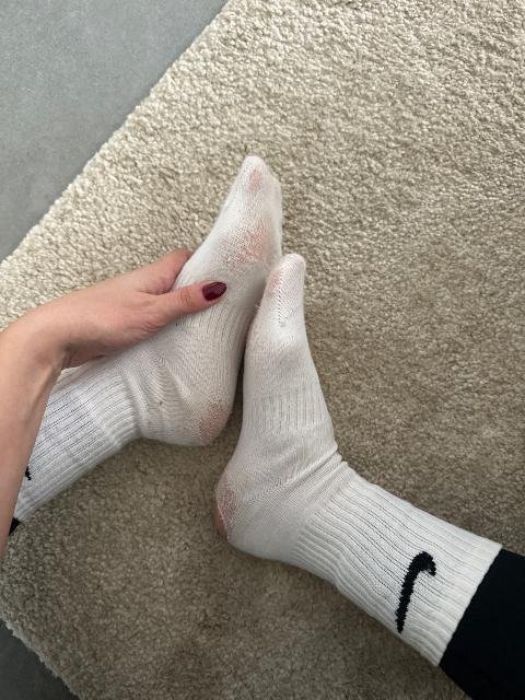 Nike Getragene Socken mit Loch Size 37