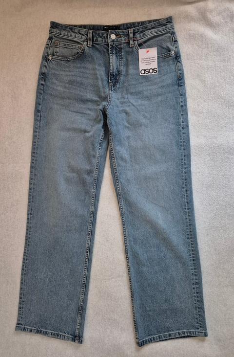 ASOS Design ASOS Design - Denim Jeans mit geradem Bein - Größe W32 L32 - Vintage Wash Blau Size W32/L32