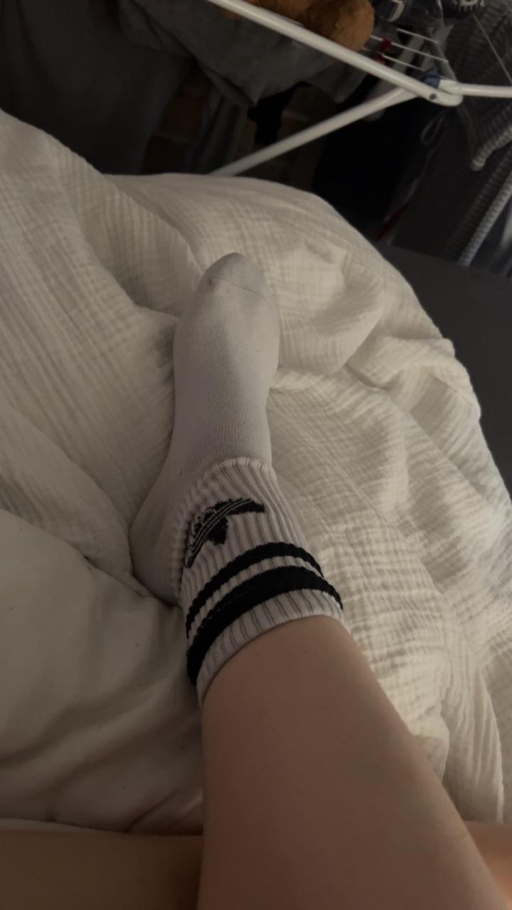 Getragene gebrauchte Adidas und Puma Socken