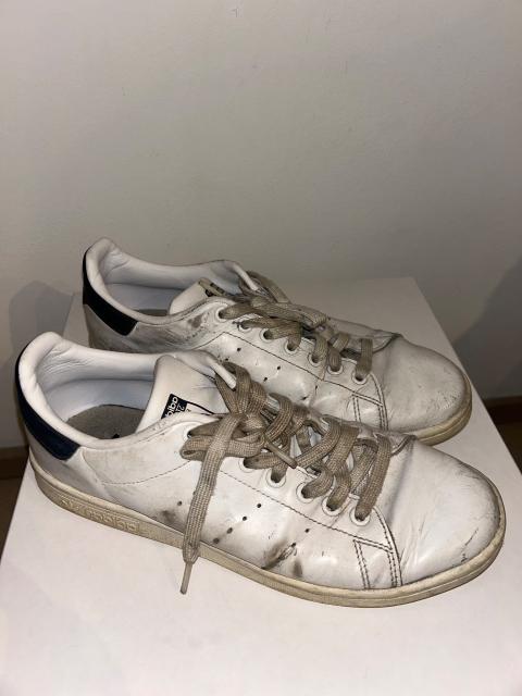 adidas Stan Smith – Weiß/Dunkelblau – Gr. 41 1/3, zufriedenstellend