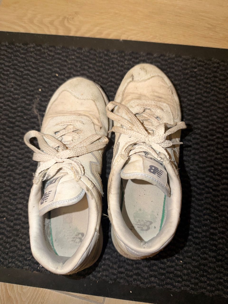 Getragene NewBalance Schuhe