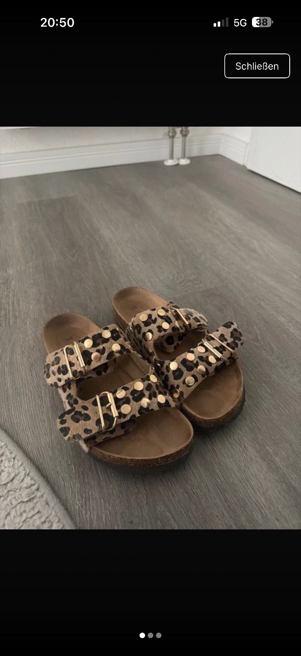 Sandalen mit Leo Muster Size 38