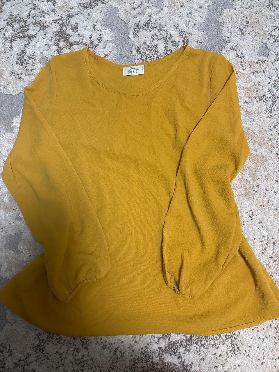 Gelbe Bluse