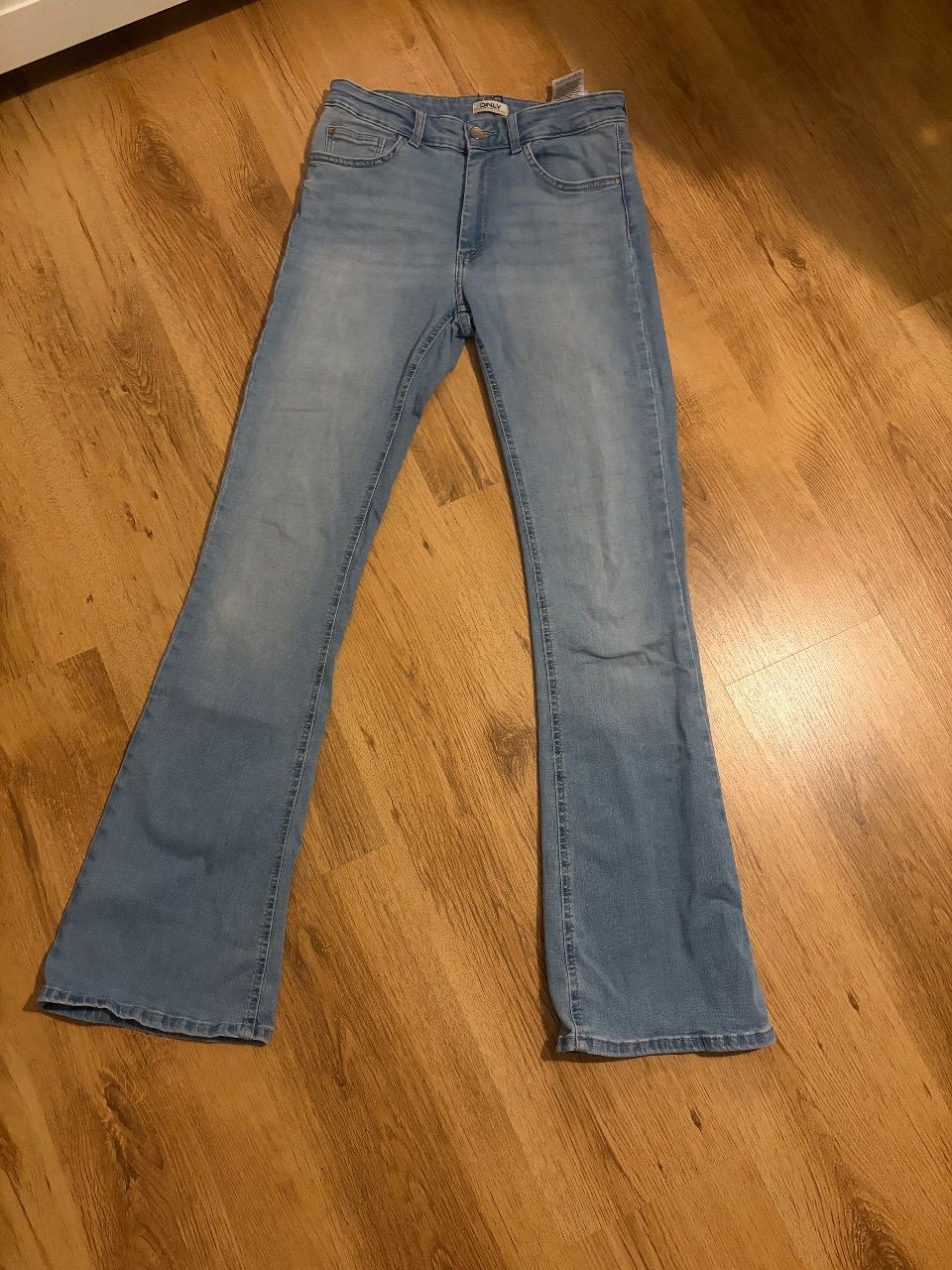 Only  Hellblaue Flared Jeans / Schlaghose von ONLY – Gr. 36/38  Size 38