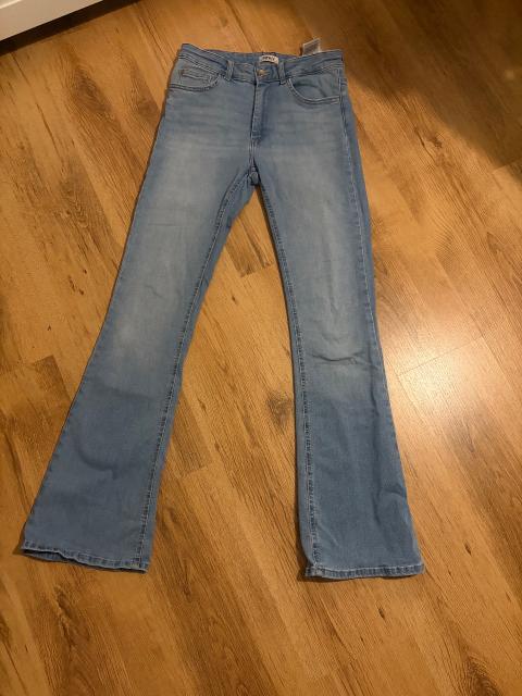 Only Hellblaue Flared Jeans / Schlaghose von ONLY – Gr. 36/38 Size 38