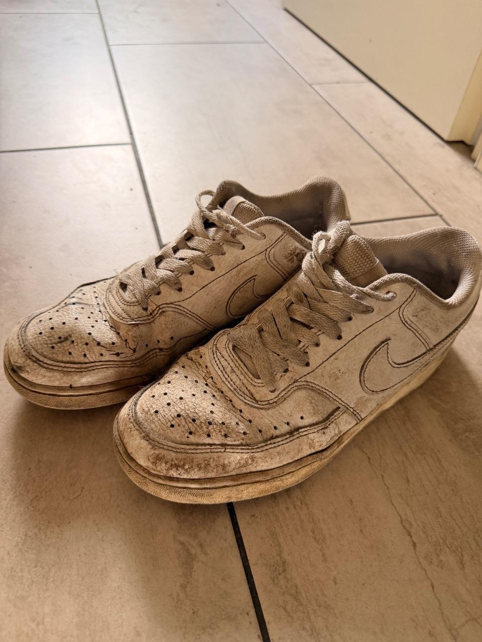 Nike Sneaker stark benutzt