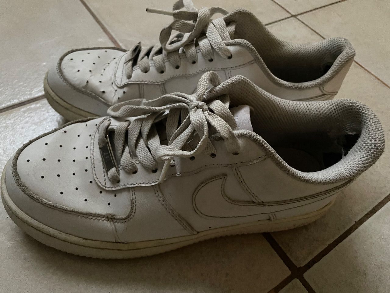 Getragene sneaker