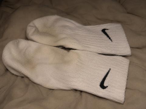 Nike Weiße durchgeschwitzte Nike Socken