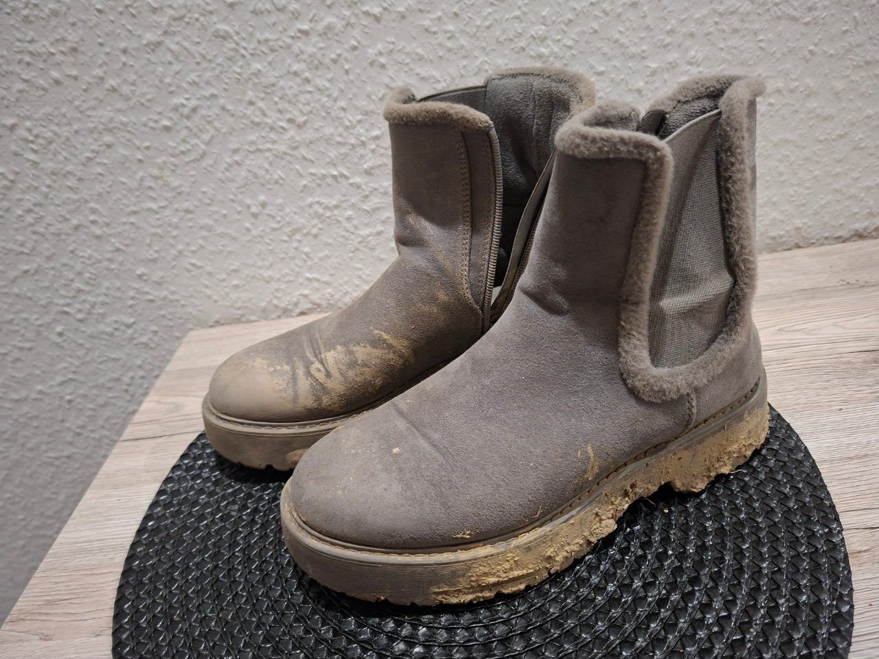 Deichmann Gefütterte Winter- / Plateau-Boots in Grau (Größe 37) Size 37