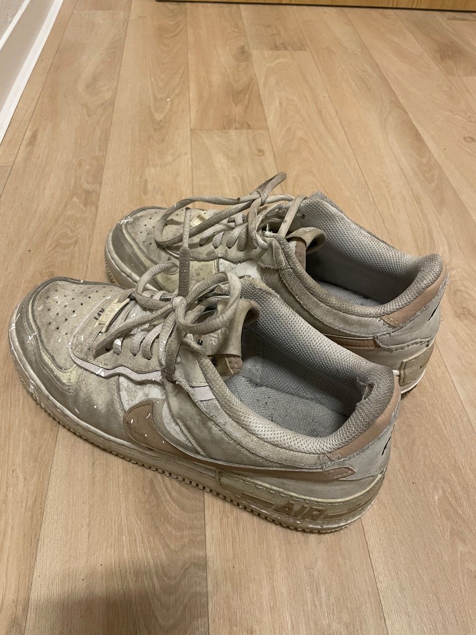 Getragene Schuhe Nik