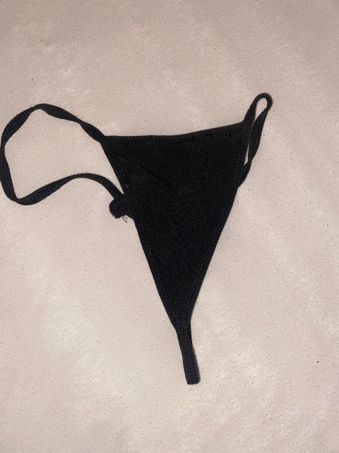 Schwarzer String (oft getragen) Size S