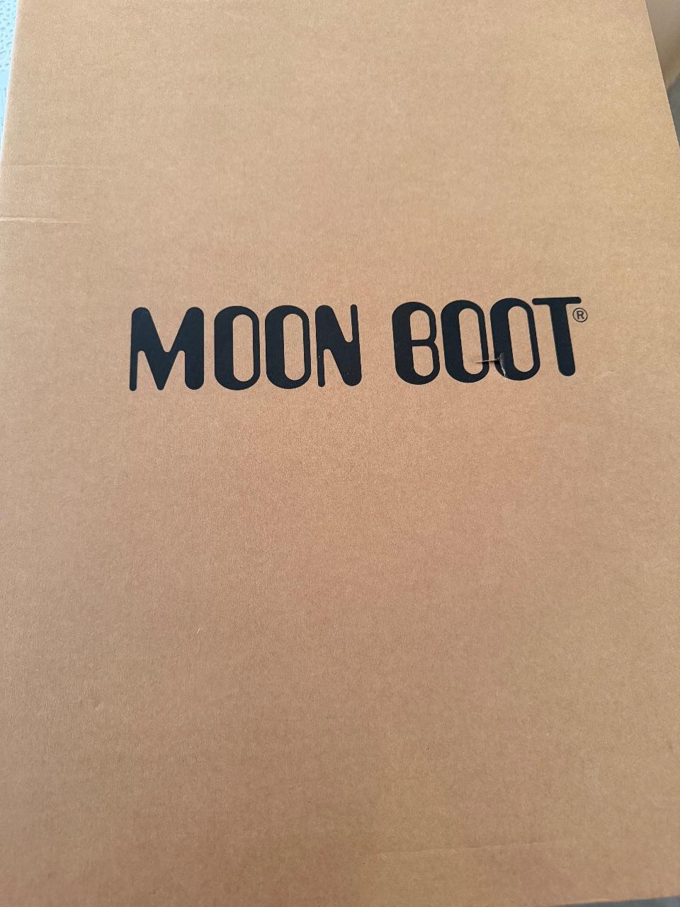 Moon Boots