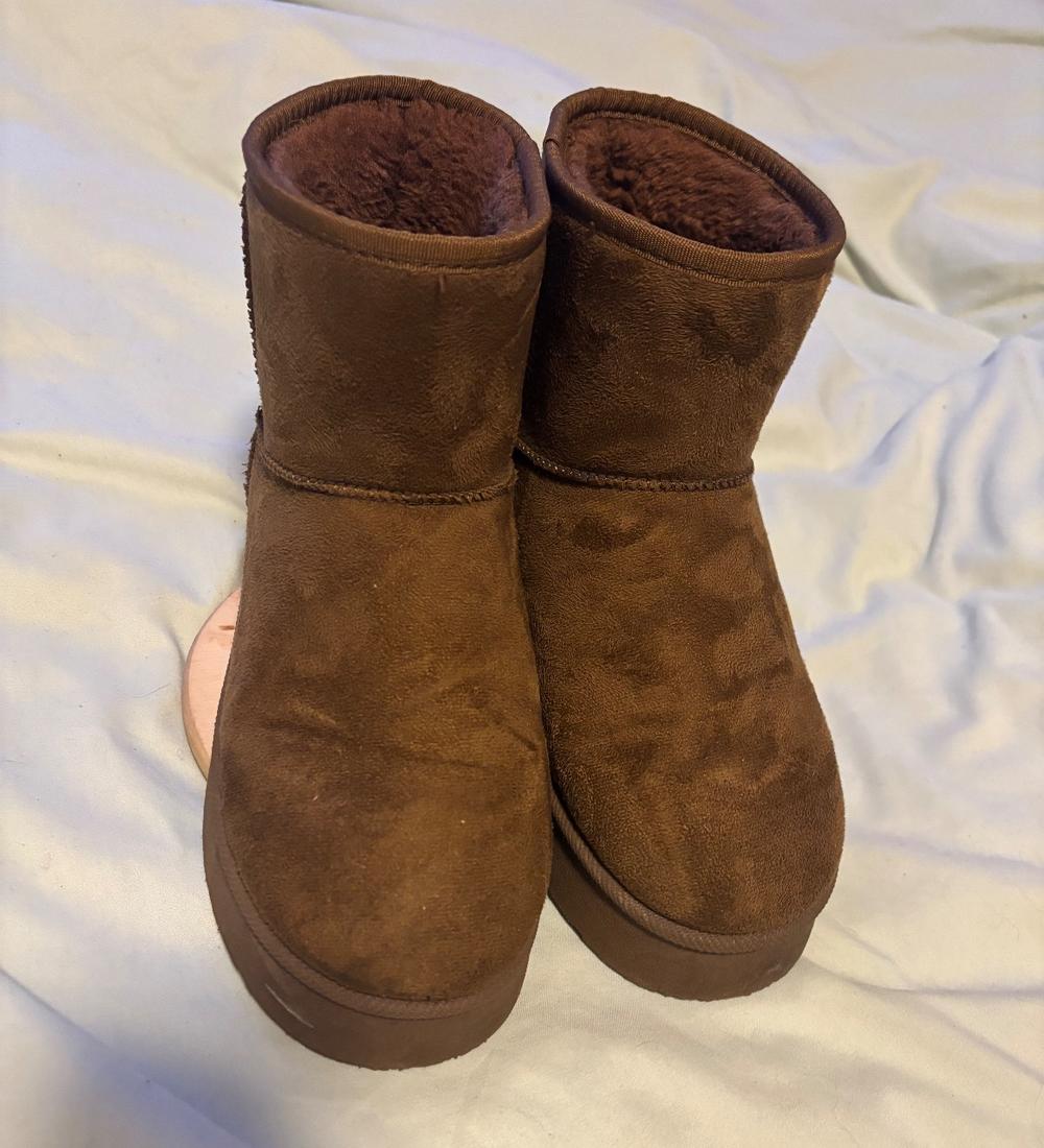 Braune Platform Booties / gefütterte Winterstiefel (Gr. 39, fallen Größer aus)
