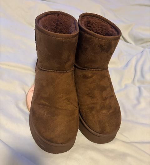 Braune Platform Booties / gefütterte Winterstiefel (Gr. 39, fallen Größer aus)